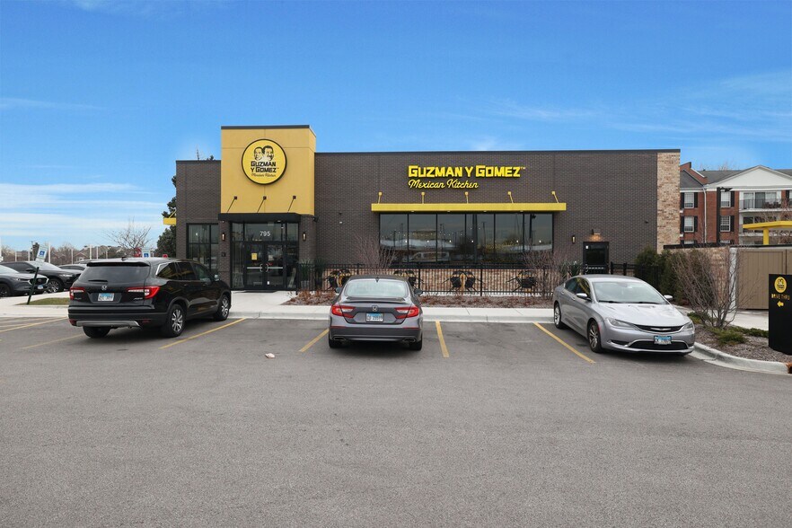 More Photos Of 795 E Golf Rd, Schaumburg Restaurant For Sale