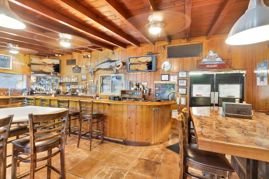 More Photos Of 81901 Overseas Hwy, Islamorada Restaurant For Sale