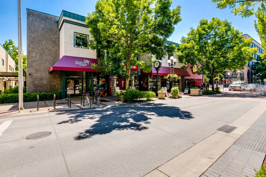 More Photos Of 30 E Broadway, Eugene Office For Lease