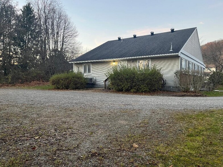 More Photos Of 823 W Spring St, Titusville Medical For Sale