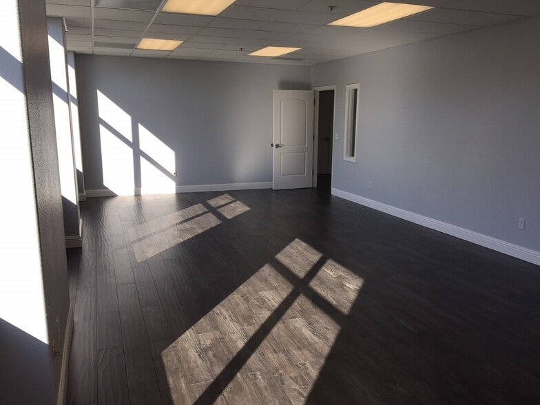 More Photos Of 1001 10th St, Modesto Unknown For Lease