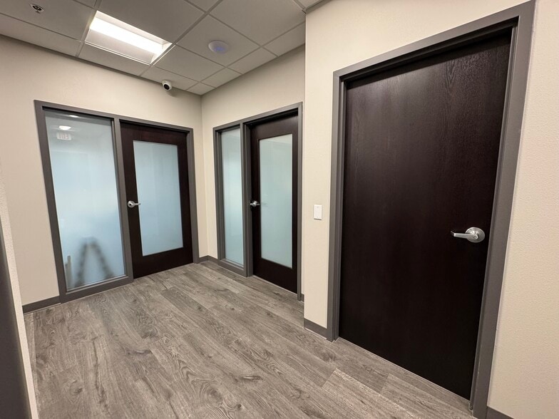 More Photos Of 645 Sandpiper Trl, Cottage Grove Warehouse For Sale