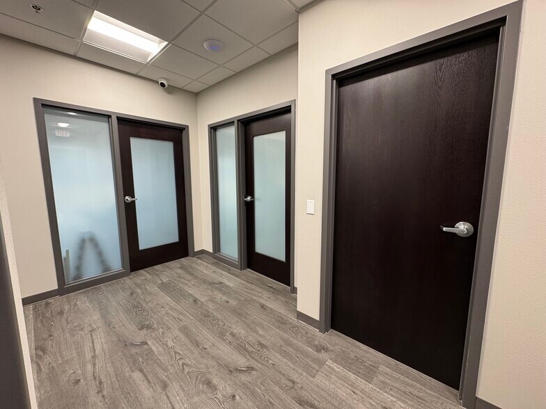 More Photos Of 645 Sandpiper Trl, Cottage Grove Warehouse For Sale