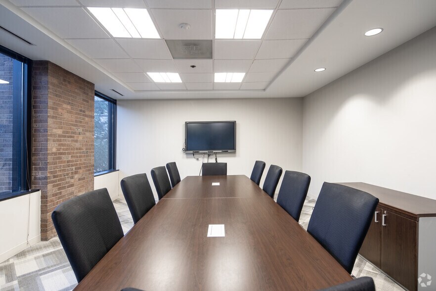 More Photos Of 12222 Merit Dr, Dallas Office For Lease