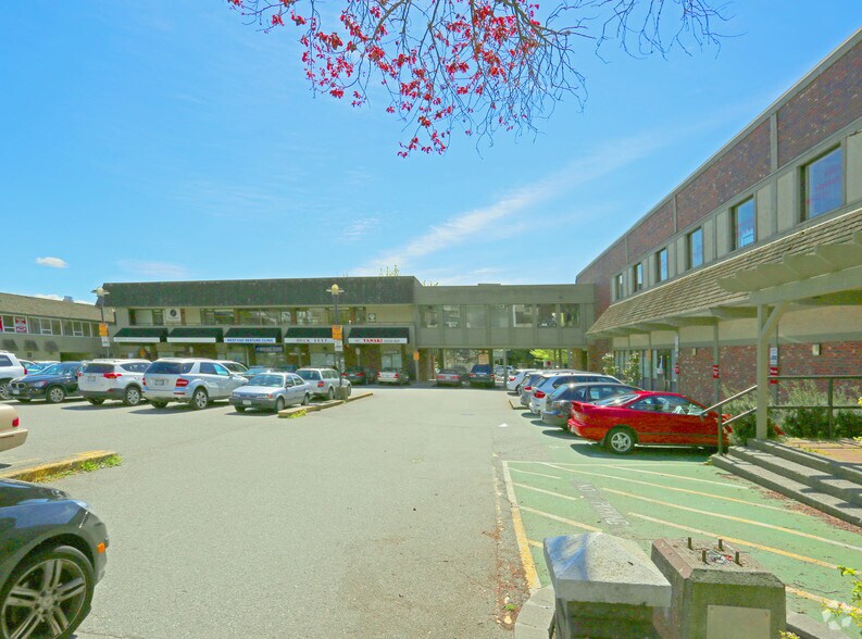 More Photos Of 1441-1449 Marine Dr, West Vancouver General Retail For Lease