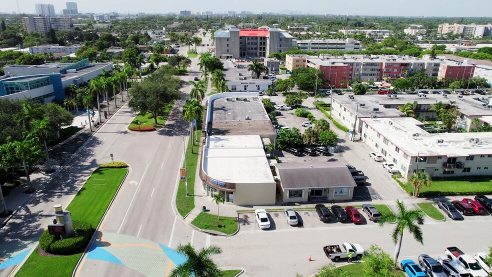 Primary Photo Of 16978-16990 NE 19th Ave, North Miami Beach Storefront Retail Office For Lease