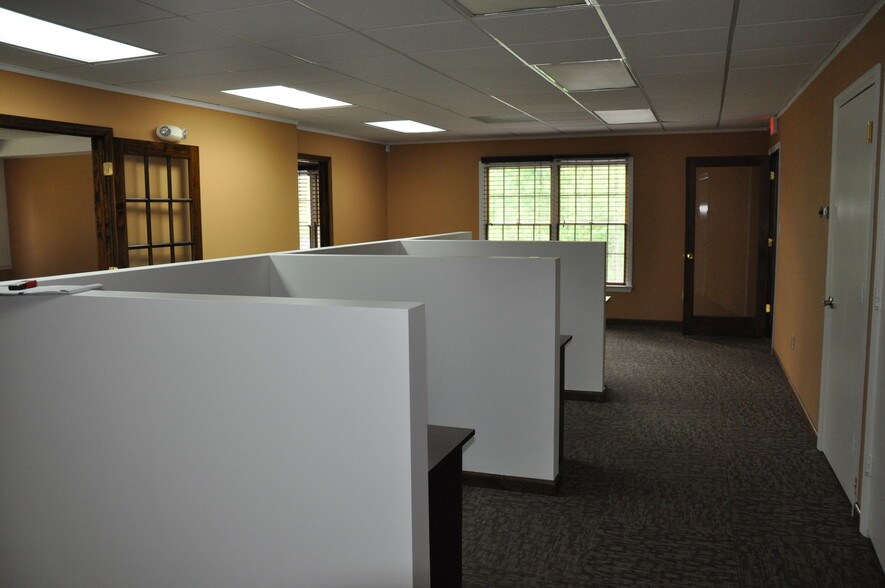 More Photos Of 5 Ravine Dr, Matawan Medical For Lease