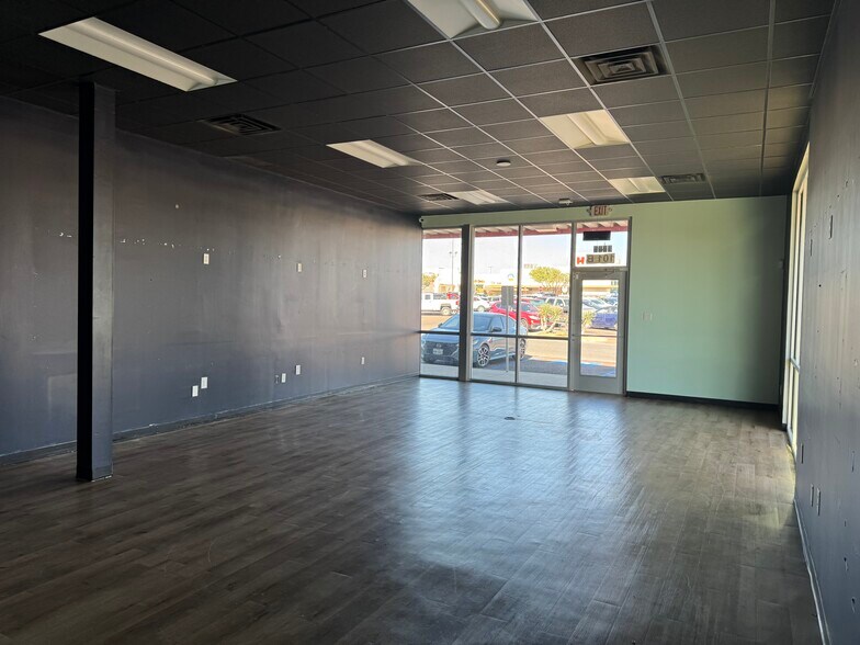 More Photos Of 7709 McPherson Rd, Laredo Freestanding For Lease