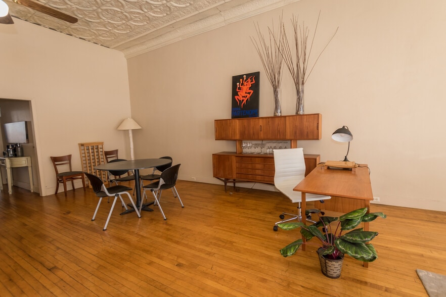 More Photos Of 35 Main St, Bisbee Restaurant For Sale