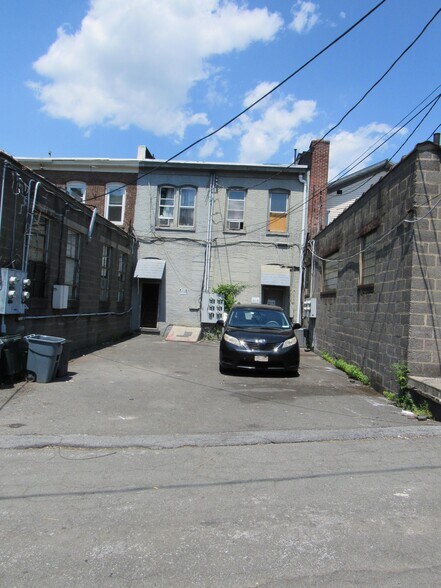 More Photos Of 9 New Main St, Haverstraw Storefront Retail Residential For Lease