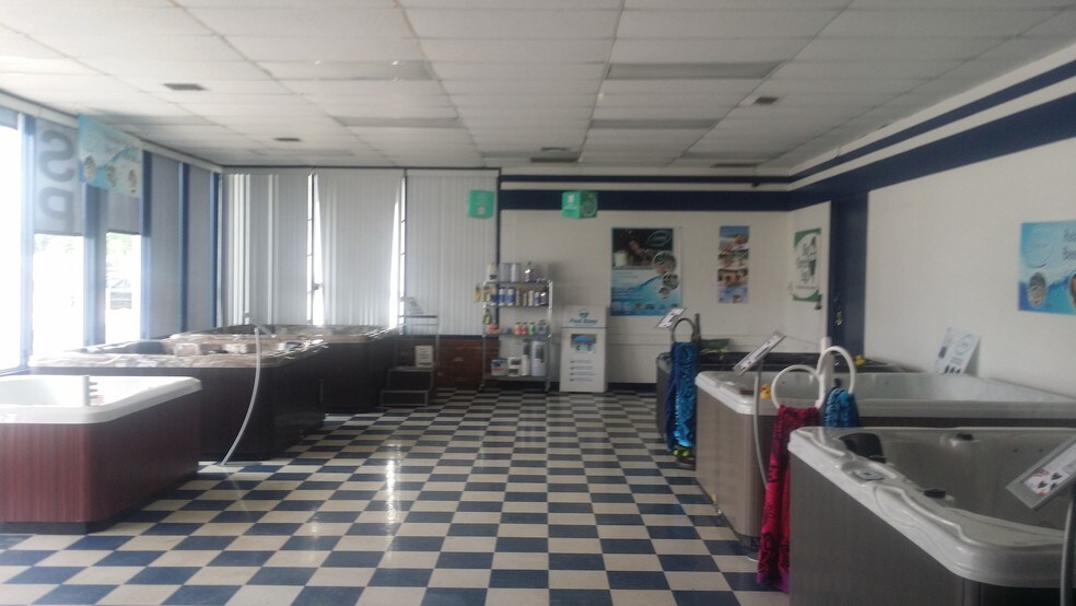 More Photos Of 1531 E Altamonte Dr, Casselberry Freestanding For Lease