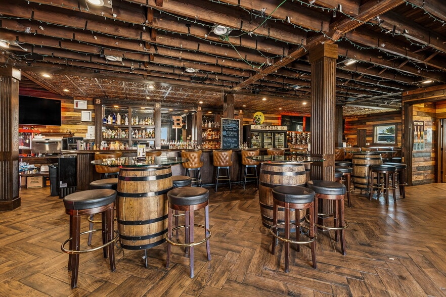 More Photos Of 316 N Main St, Columbia Storefront Retail Office For Sale