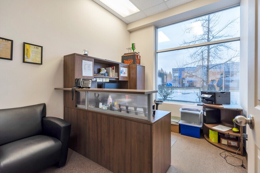 More Photos Of 2567 192nd St, Surrey Warehouse For Lease