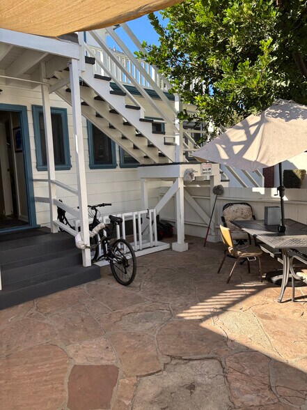 More Photos Of 2025 N Broadway, Santa Ana Office Residential For Lease