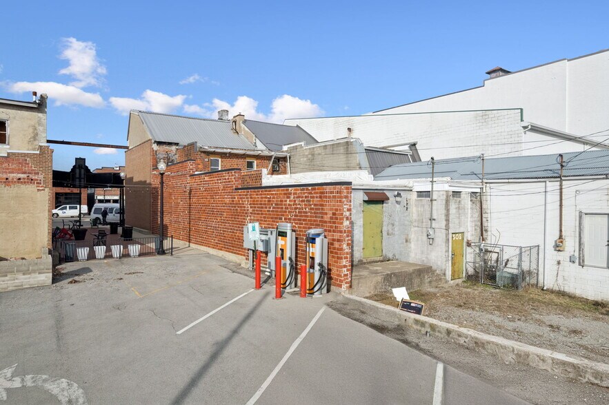More Photos Of 126 N High St, Hillsboro Storefront Retail Residential For Sale