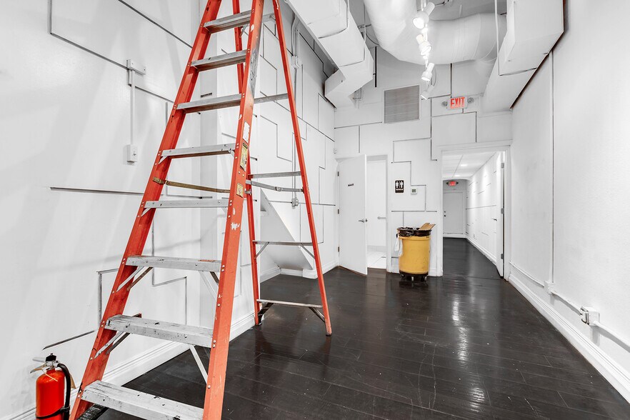 More Photos Of 333 Clematis St, West Palm Beach Storefront Retail Office For Lease