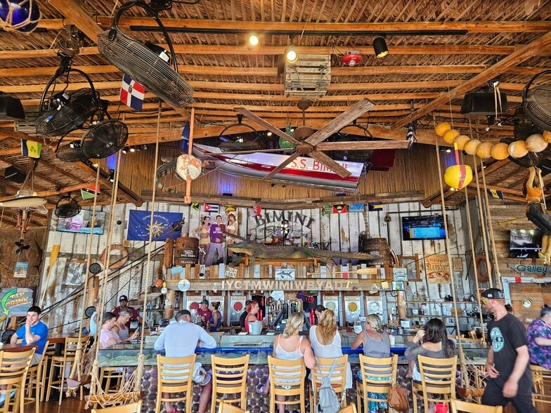 More Photos Of 17501 Harbour Point Dr, Fort Myers Restaurant For Sale