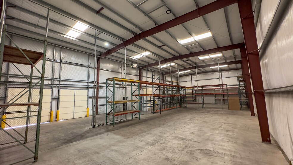 More Photos Of 1345 Geronimo Dr, El Paso Distribution For Sale