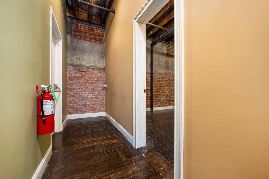 More Photos Of 247 Broad St, Kingsport Loft Creative Space For Sale