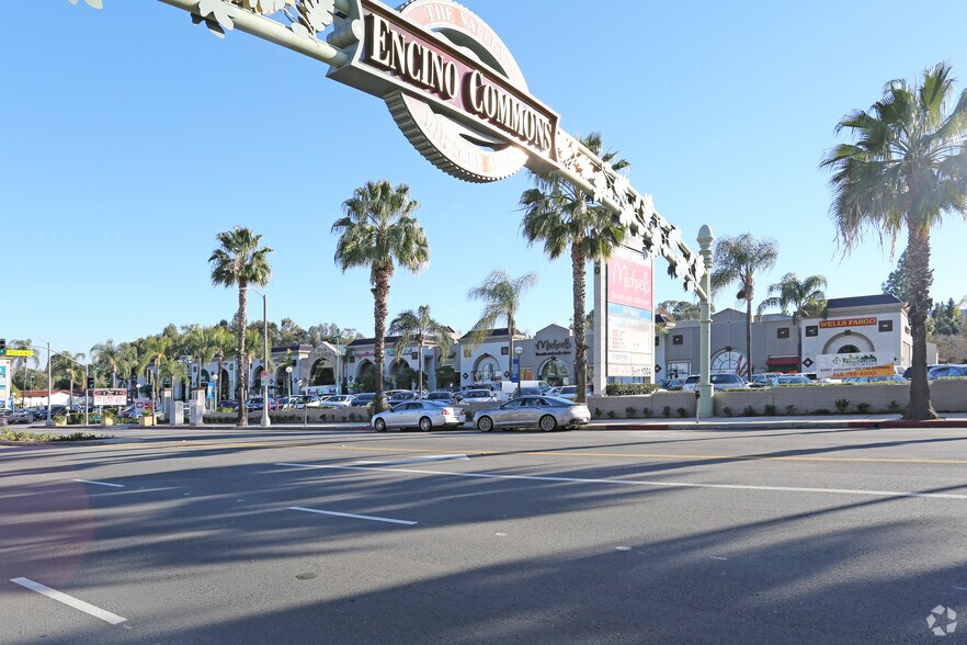 More Photos Of 17200 Ventura Blvd, Encino General Retail For Lease