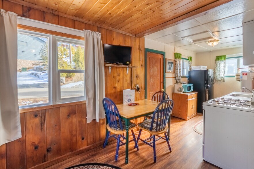 More Photos Of 416 Grand Ave, Grand Lake Hotel For Sale
