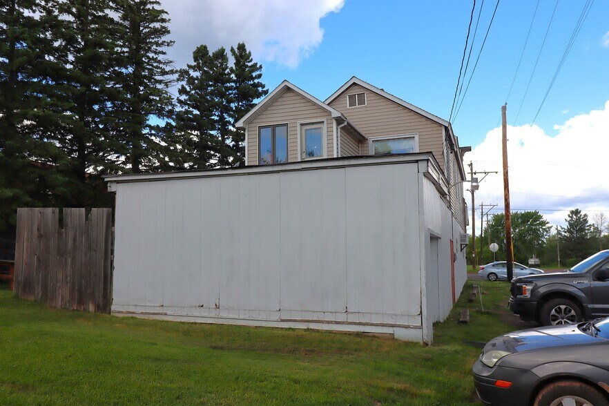 More Photos Of 1222 Lake Shore Dr E, Ashland Bar For Sale