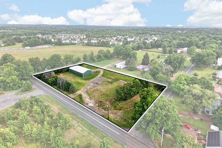 More Photos Of 2114 Store Rd, Harleysville Contractor Storage Yard For Sale