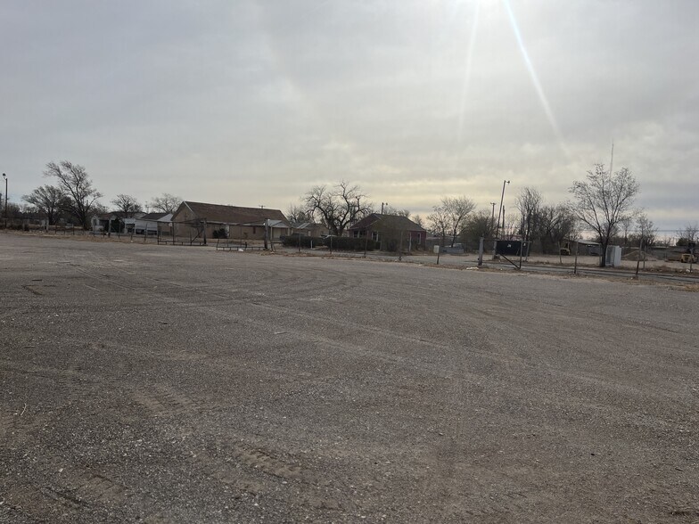 More Photos Of 1012 E Waylon Jennings Blvd, Littlefield Industrial For Sale