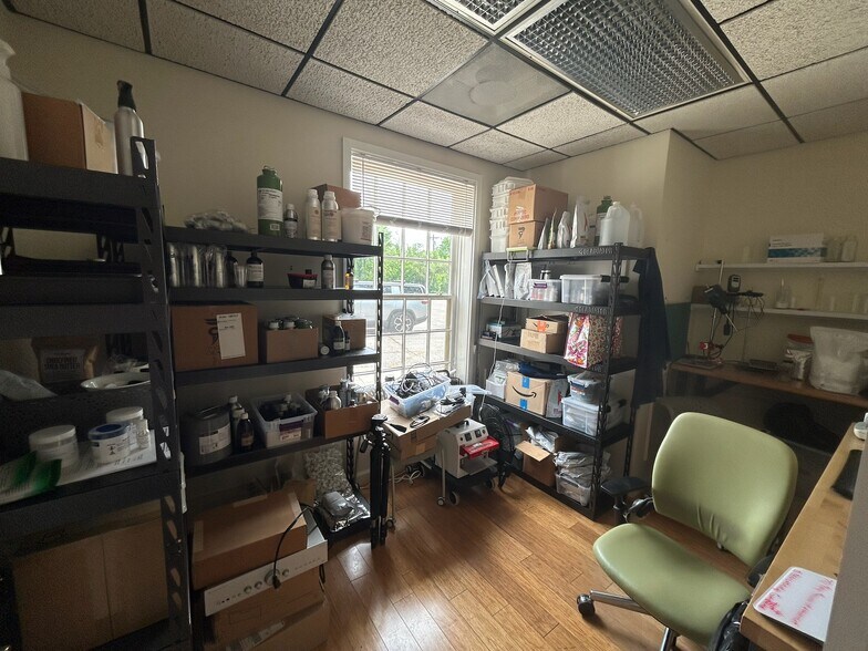 More Photos Of 614 Wooster Pike, Terrace Park Storefront Retail Office For Lease