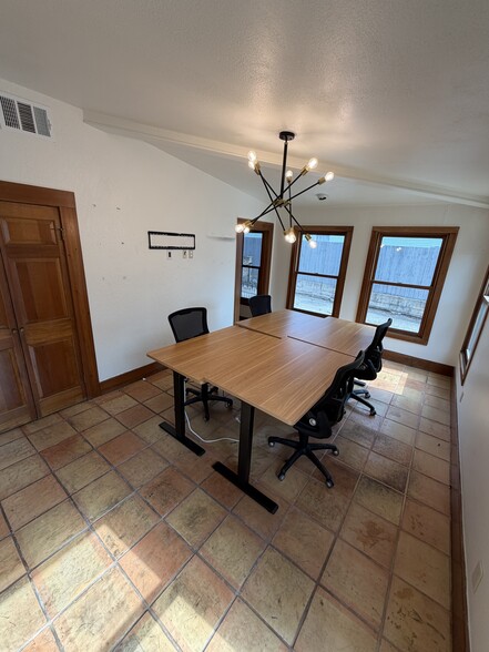 More Photos Of 203 Leland St, Austin Office For Lease