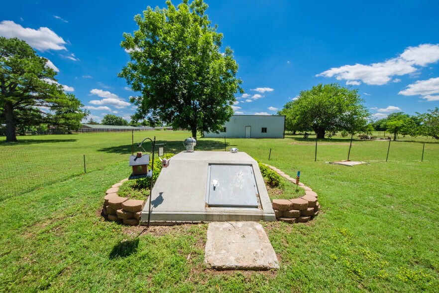 More Photos Of 523 W Country Club Rd, Chickasha Office Residential For Sale