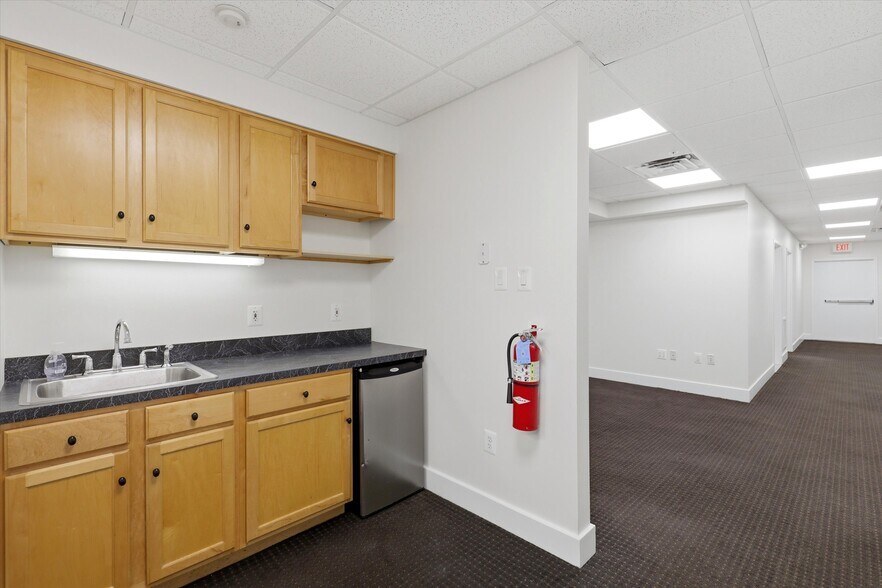 More Photos Of 528 E Lancaster Ave, Wayne Office For Lease