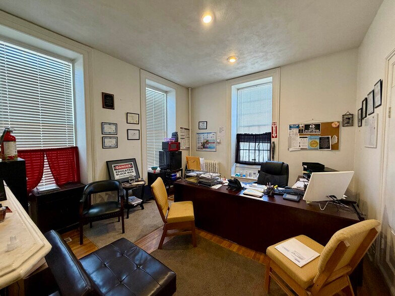 More Photos Of 5209 York Rd, Baltimore Office For Sale