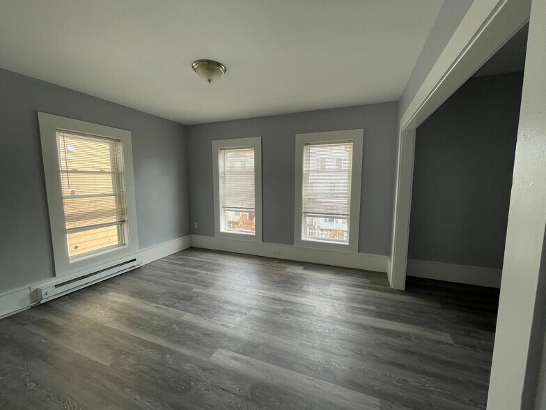 More Photos Of 412 Manchester St, Manchester Apartments For Sale