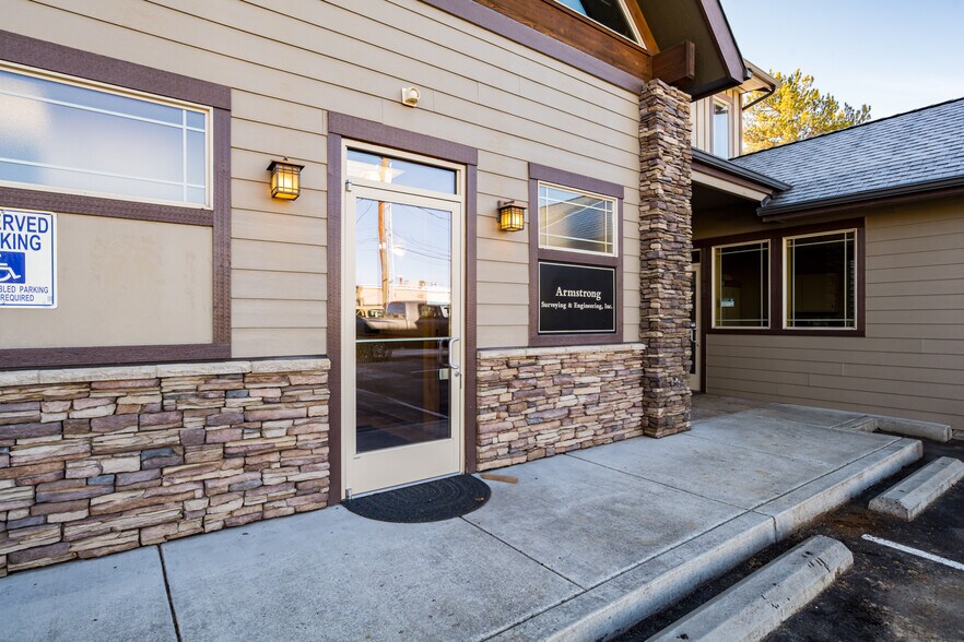 More Photos Of 267 NE 2nd St, Prineville Office For Lease
