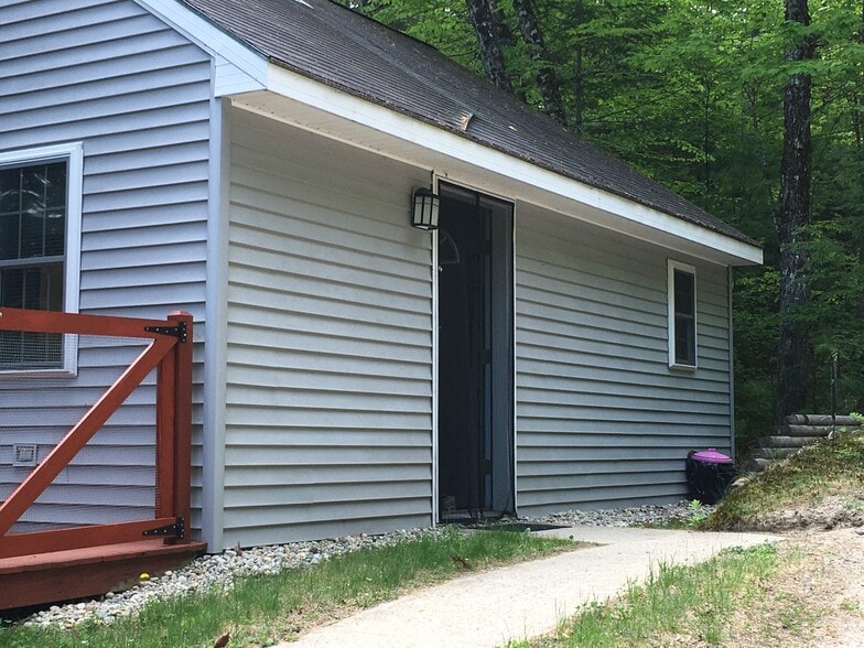 More Photos Of 279 Harrison Rd, Norway Hotel For Sale