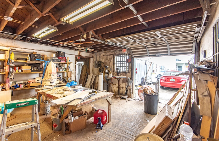 More Photos Of 2250 W Palm Ave, Hialeah Office For Sale