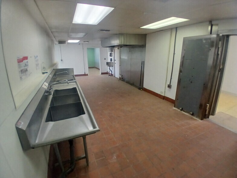 More Photos Of 32733 Highway 18, Lucerne Valley Freestanding For Lease