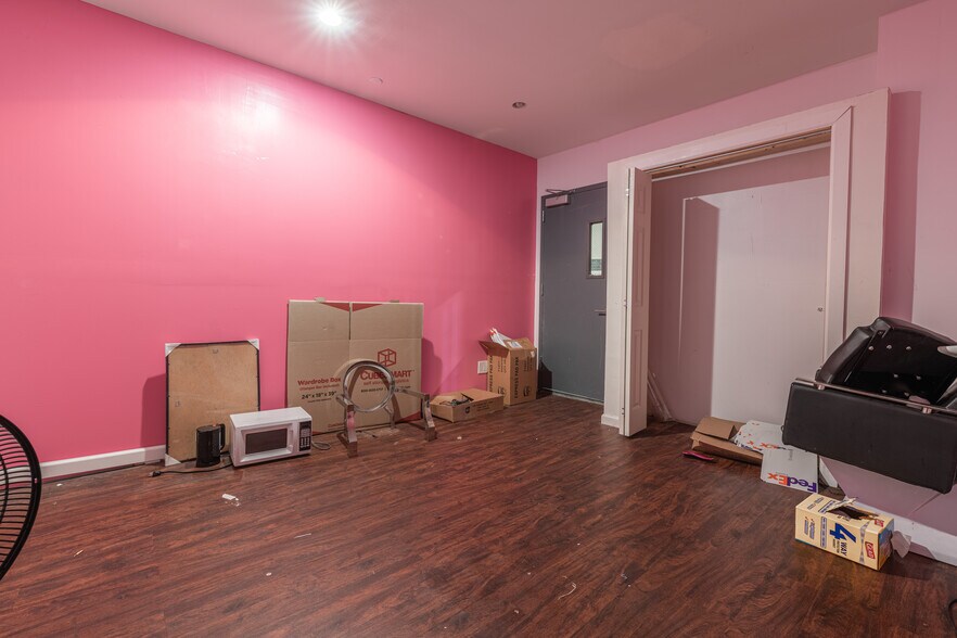 More Photos Of 596 Washington Ave, Brooklyn Apartments For Lease