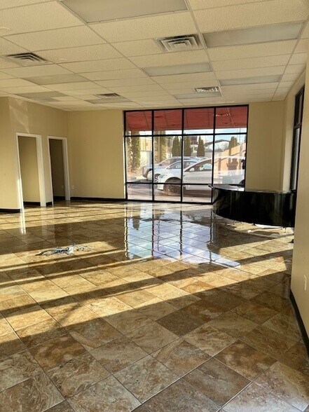 More Photos Of 1720 Kingsway Dr, Cape Girardeau Storefront Retail Office For Lease
