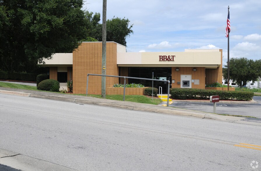 Primary Photo Of 410 E Palm St, Fruitland Park Bank For Sale