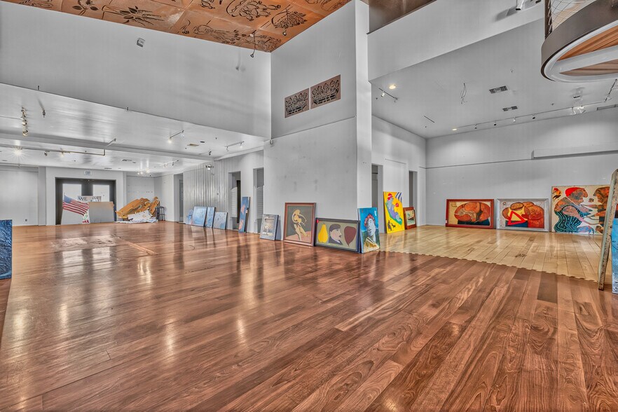 More Photos Of 73951-73995 El Paseo, Palm Desert Storefront For Sale