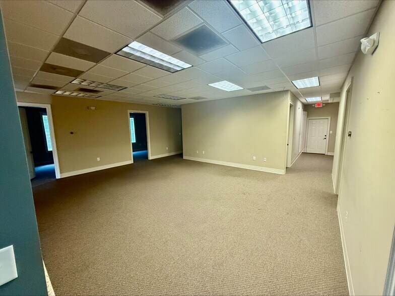 More Photos Of 2000 Northside Crossing, Macon-Bibb Office For Sale
