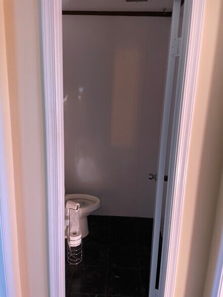 More Photos Of 9510 Center St, Manassas Medical For Lease