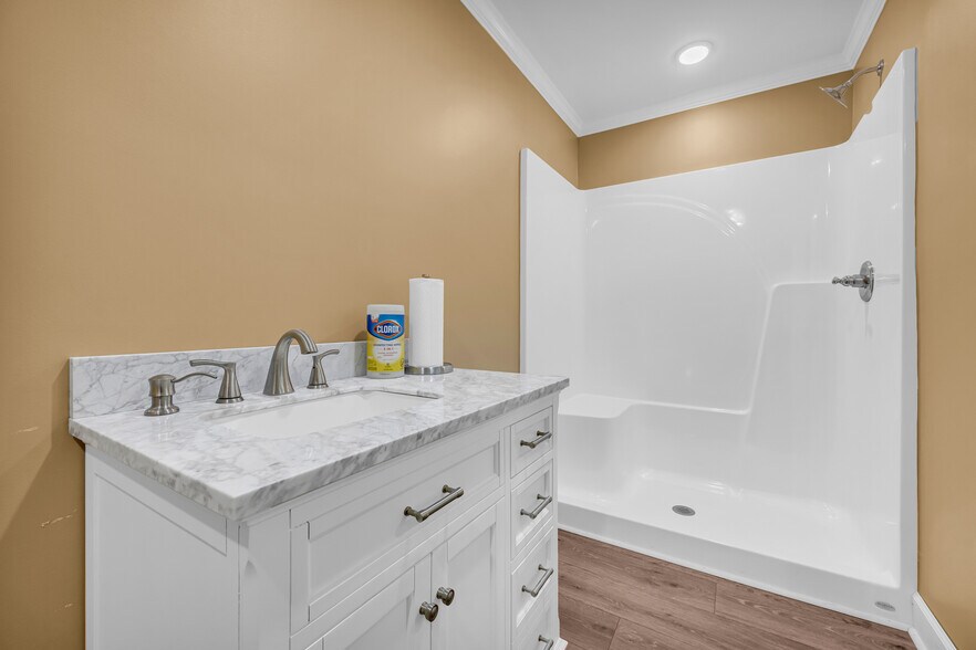 More Photos Of 307 N Bypass E, Washington Loft Creative Space For Sale