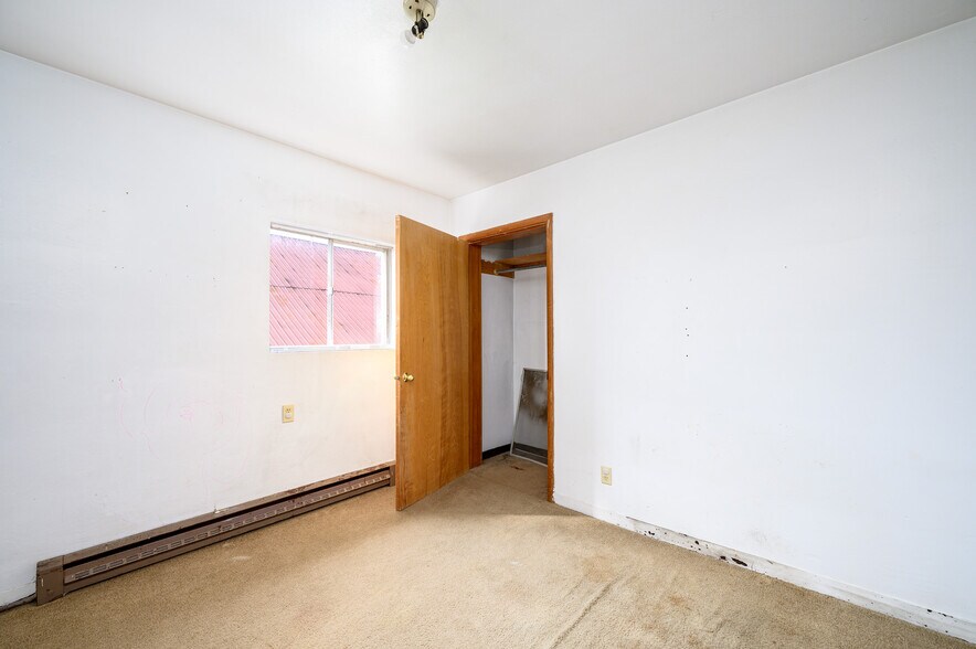 More Photos Of 229 E Monroe St, Carlton Apartments For Sale