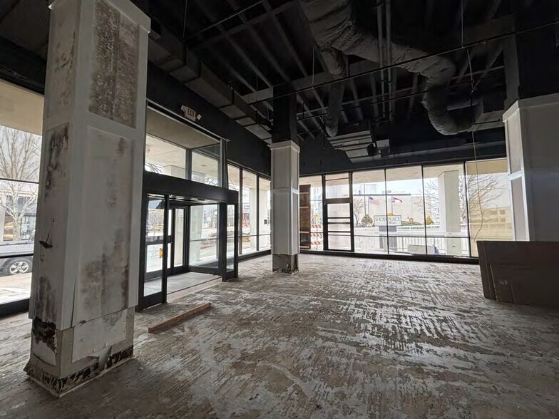 More Photos Of 101 S Main St, High Point Apartments For Lease