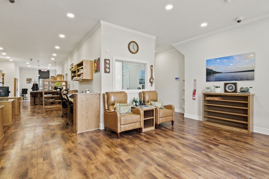 More Photos Of 114-116 E Main St, Penn Yan General Retail For Sale