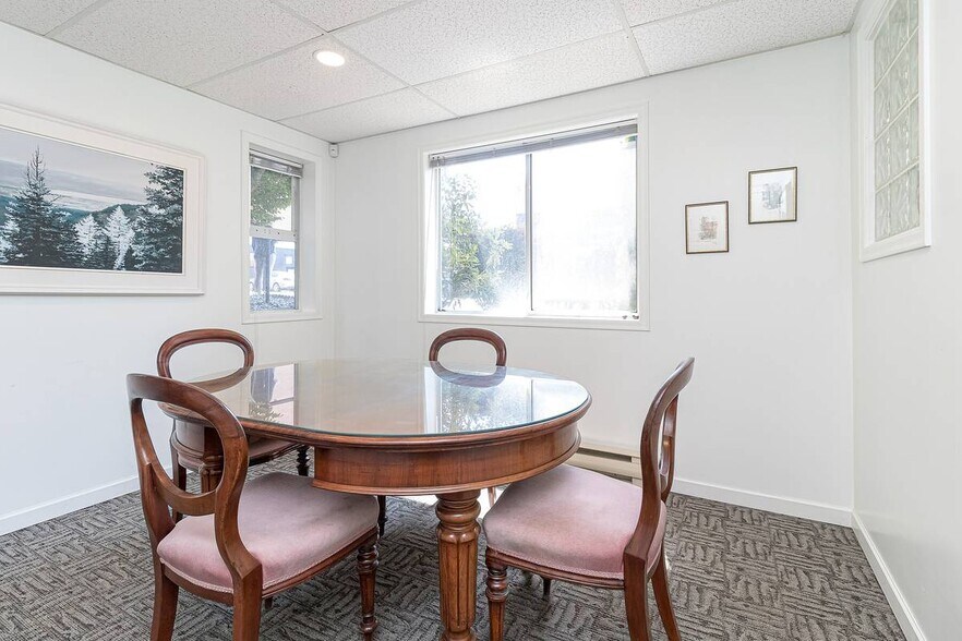 More Photos Of 832 Fisgard St, Victoria Office For Sale