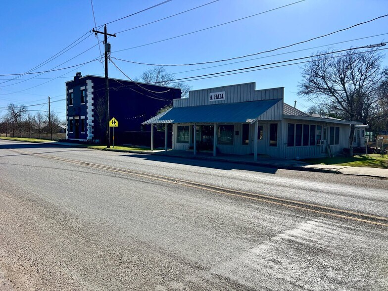 More Photos Of 309 FM 480, Center Point Fast Food For Sale